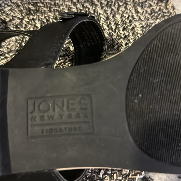 Jones NY leather thong sandals - Picture 6 of 6
